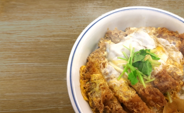 かつ丼
